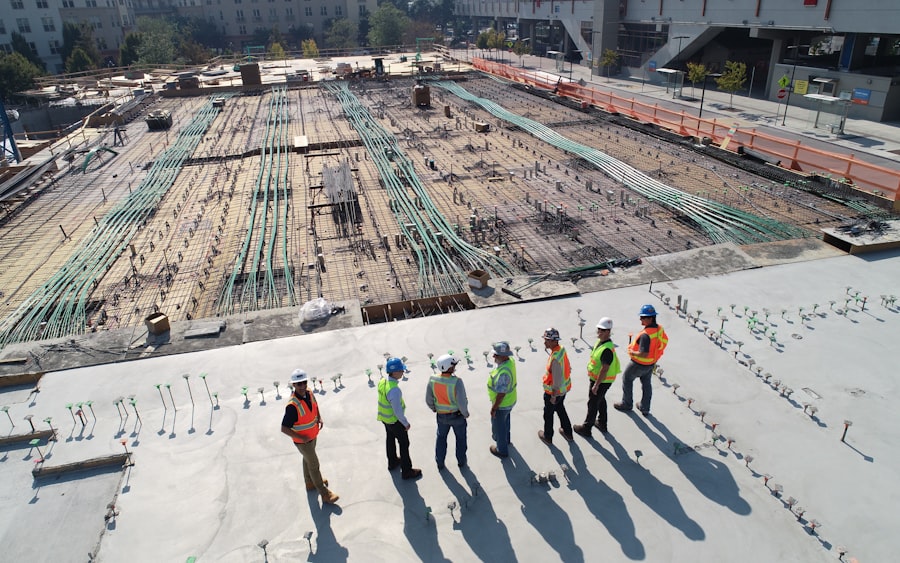 Imagem ilustrativa — canteiro de obras em execução